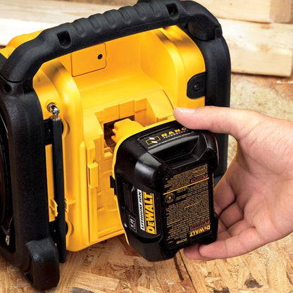 2025 20-Volt MAX Compact Corded / Cordless Worksite Radio